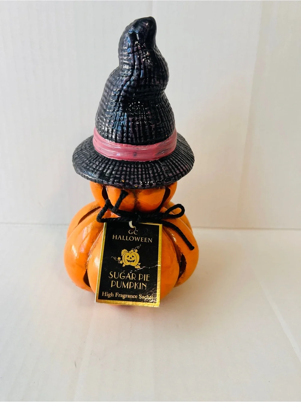 Halloween sachet Sugar Pie Pumpkin Figurine with Black Witch Hat - Seasonal